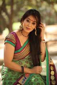 serial actress lakshmi
